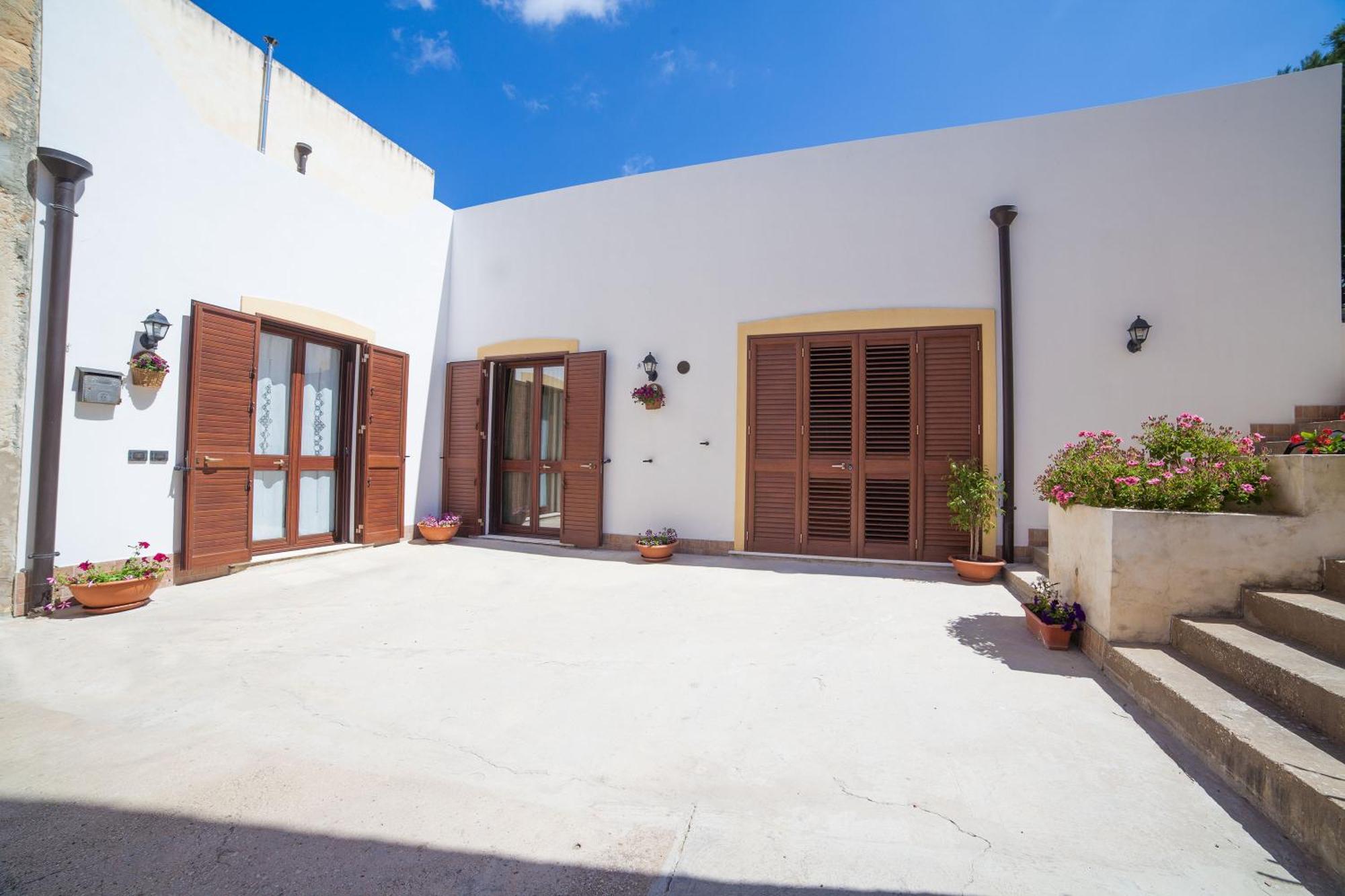 Bed and Breakfast Bianco Sale Trapani Rilievo Екстер'єр фото
