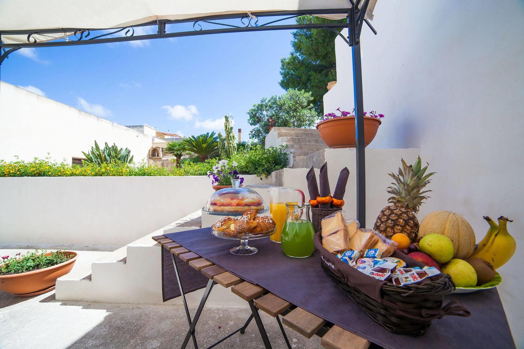 Bed and Breakfast Bianco Sale Trapani Rilievo Екстер'єр фото